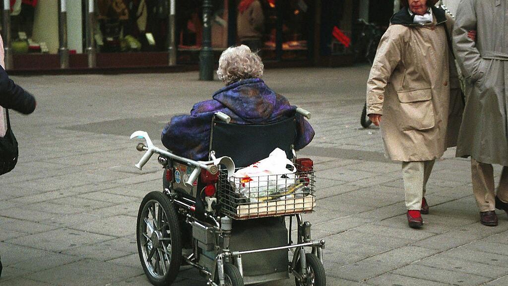 Die 84-jährige Frau wurde unbestimmten Grades verletzt.