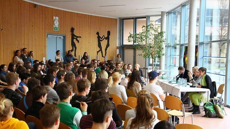 Schülerdiskussion mit Politikern