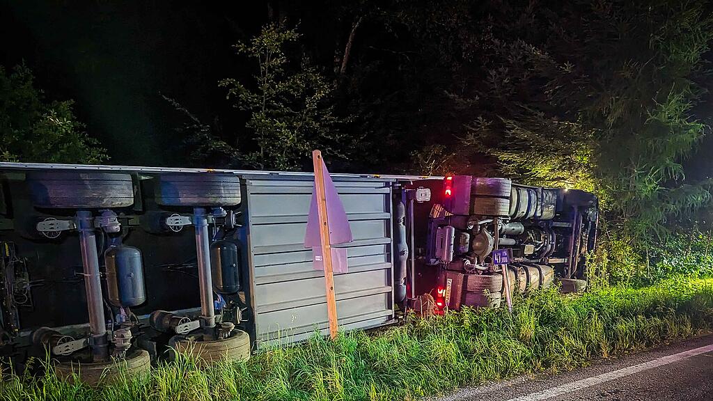 VU Handenberg, umgekippter Sattelschlepper