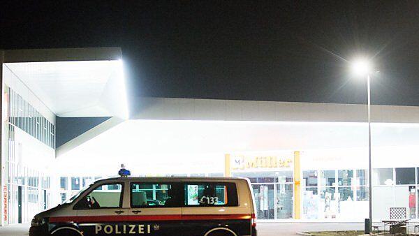 Die beiden wollten ins Einkaufszentrum "Center 21" einbrechen