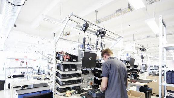Die Linzer Firma geht Handsteuerung für Roboter in Serie.