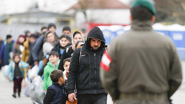Flüchtlingskosten beeinflussen Erreichen der Defizitziele negativ