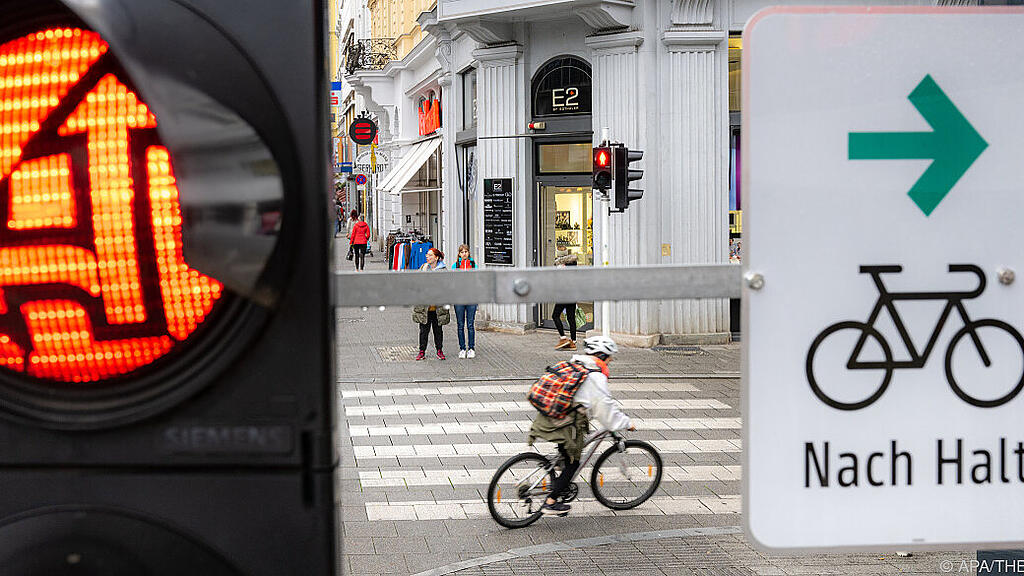 Bei ausgwählten Ampeln gibt es nun freie Fahrt für Radler bei Rot
