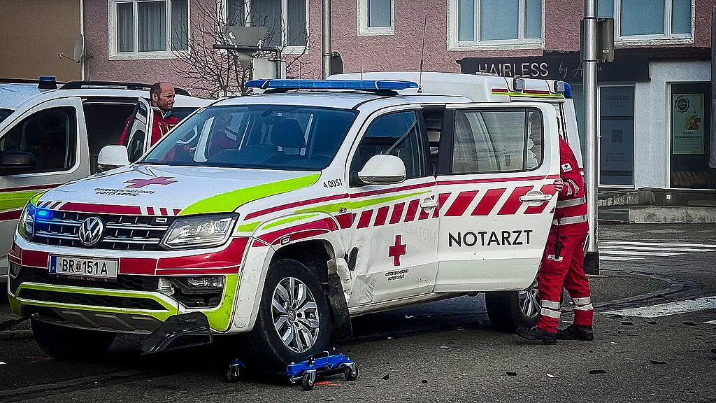 VU Notarzteinsatzfahrzeug Braunau