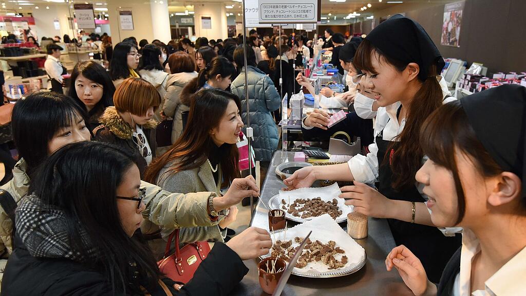 In Japan besorgen nur die Frauen Schokolade für den Liebsten.