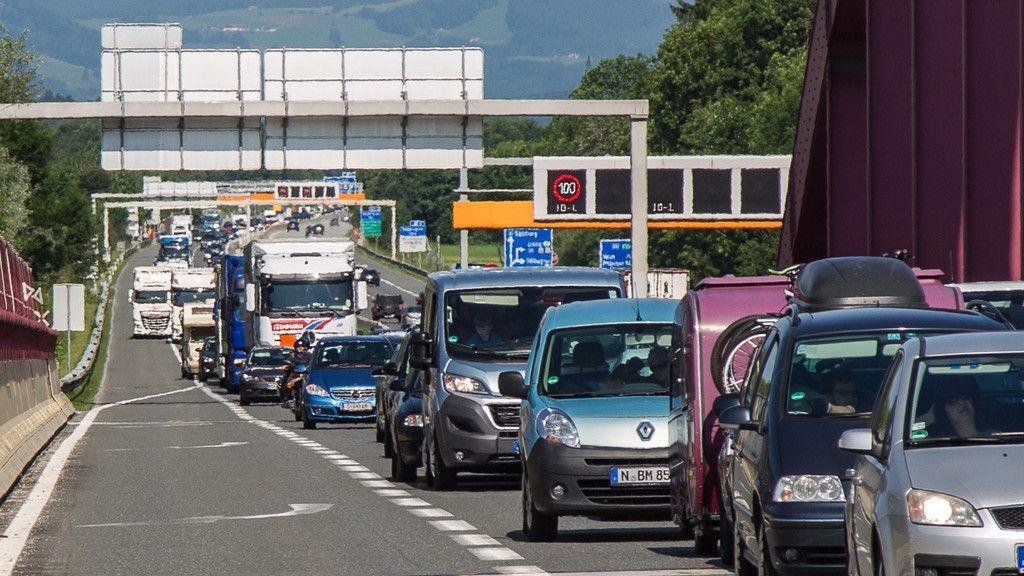 Stau auf der A10 II