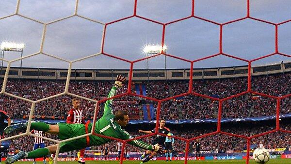 Saul Niguez bezwang Manuel Neuer