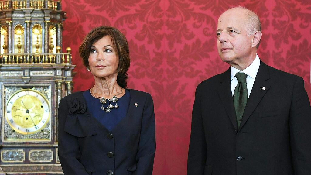 Übergangsregierung angelobt