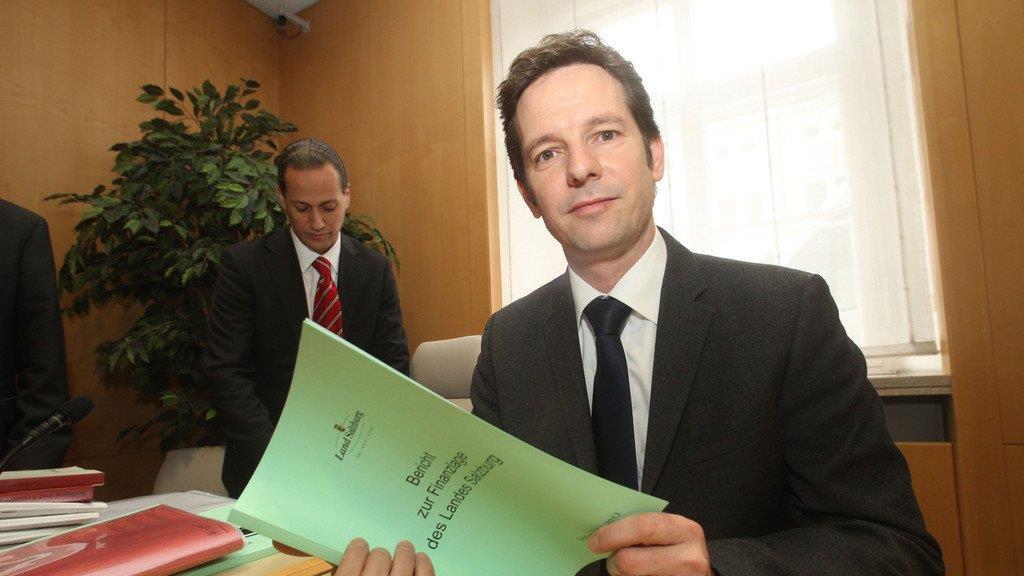 Brenner präsentiert Finanzbericht