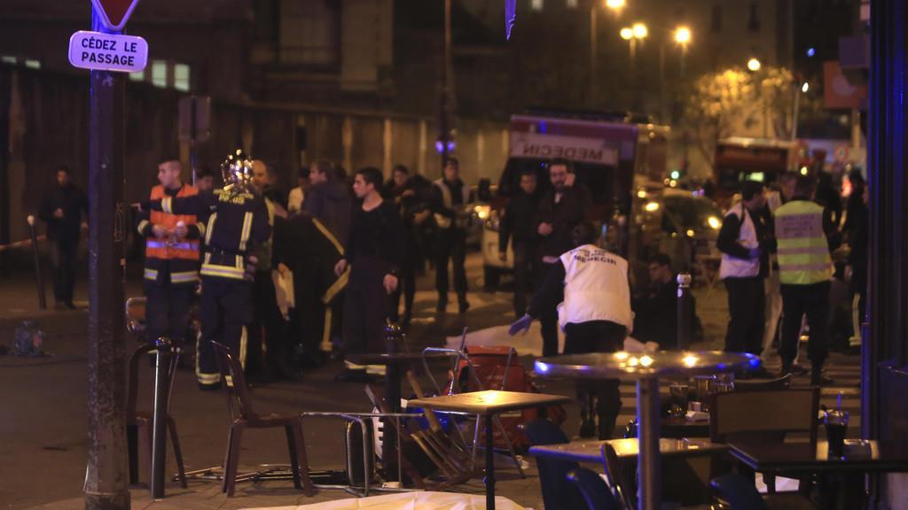 Schüsse und Explosionen in Paris: Erste Bilder