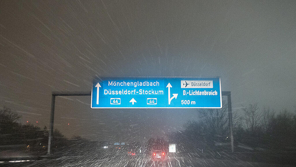 Spiegelglatte Straßen in Nordrhein-Westfalen