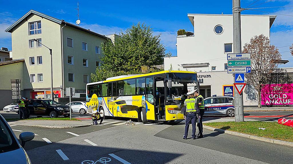 Kind vom Bus erfasst Friedenstraße
