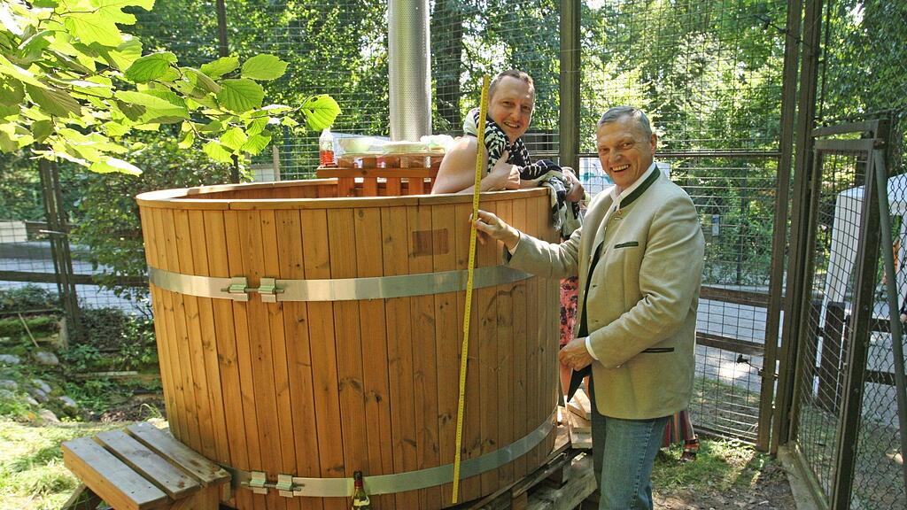 Landesveterinärdirektor Dr. Josef Schöchl stattete Jürgen Fux am Sonntag einen Besuch ab.