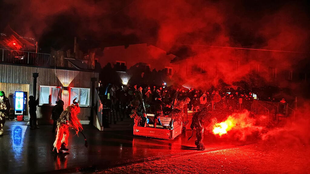 Krampuskr\u00e4nzchen der Pucher Krampusse.
