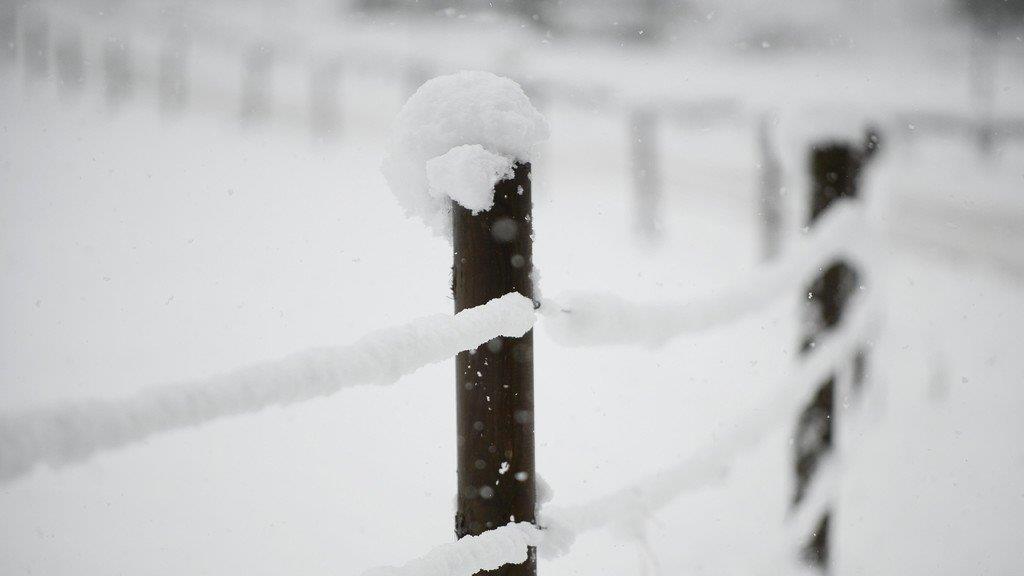 Wintereinbruch in Salzburg - Schnee auf der A10 und am Katschberg