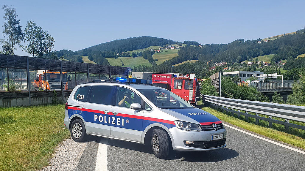 Pkw contra Lkw bei Mondsee