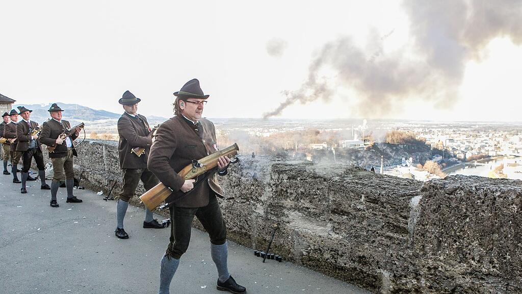 "Christkindlanschießen" auf der Festung.