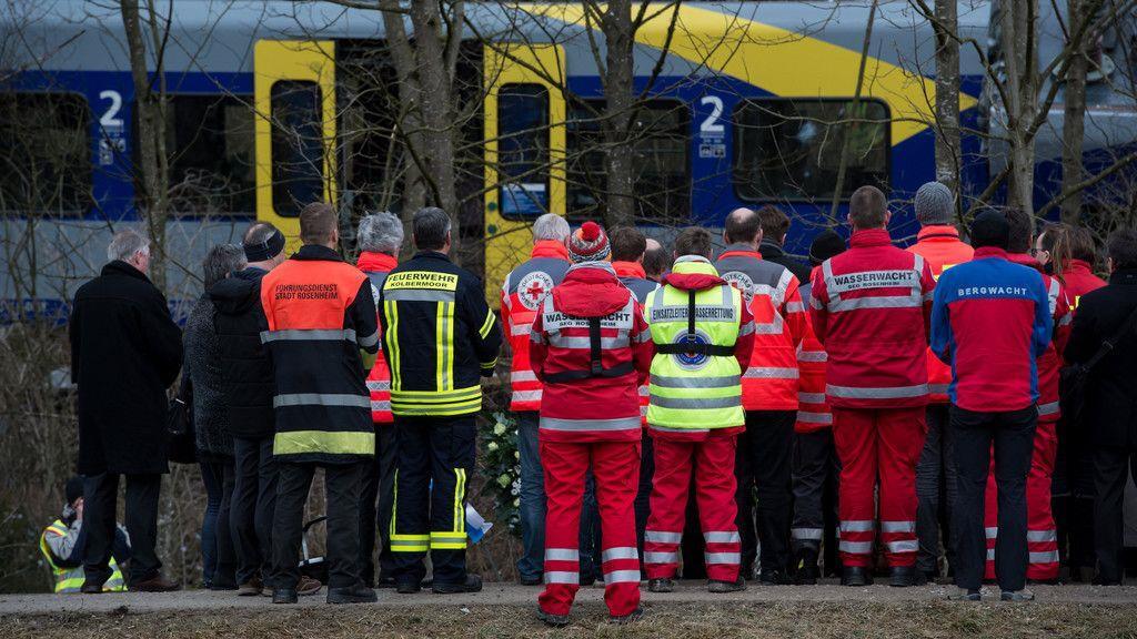 Zugunglück in Bad Aibling: Aufräumarbeiten