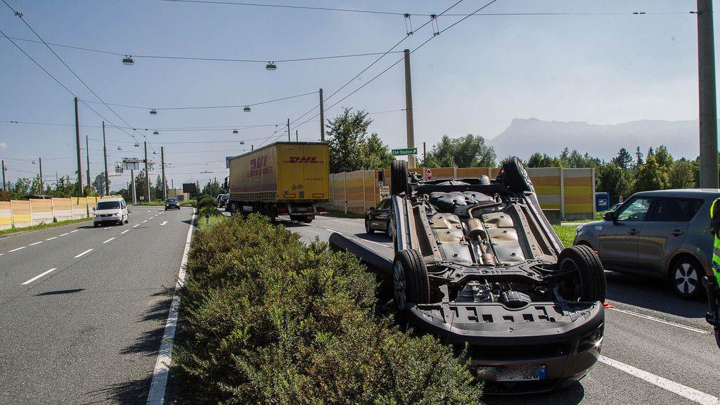 Pkw-Überschlag in der Münchner Bundesstraße