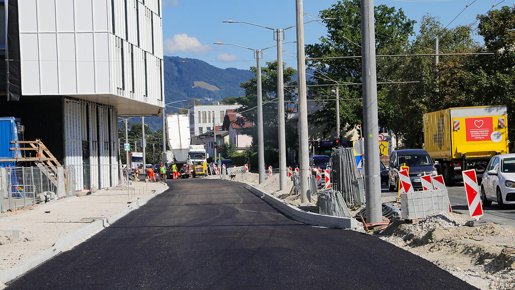 Münchner Bundesstraße: Asphaltierung