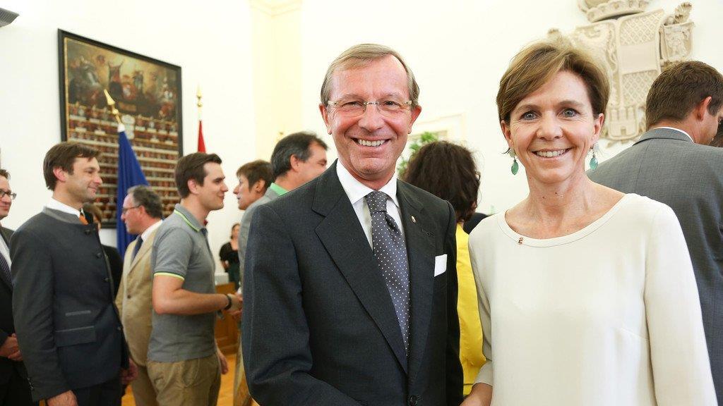 Neue Landesregierung angelobt, II