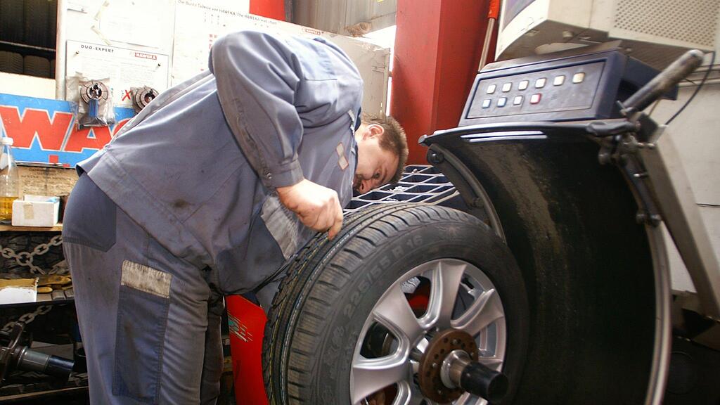 Der Wert der gestohlenen Autoreifen wird auf 15.000 Euro geschätzt.