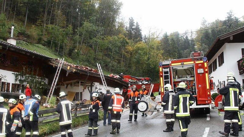 Lkw kracht in Haus