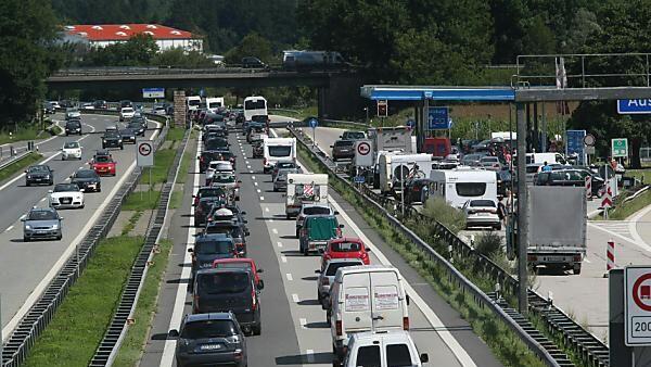 Immer mehr Autos auf den Straßen