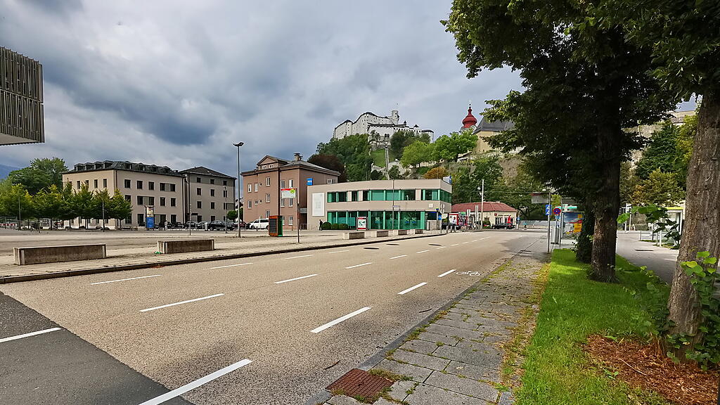 Kajetanerplatz Asphaltierungsarbeiten Endspurt
