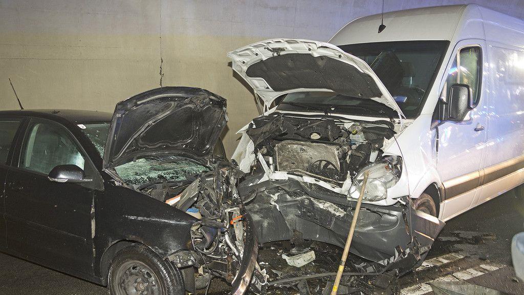 Frontalcrash im Antoniberg-Tunnel