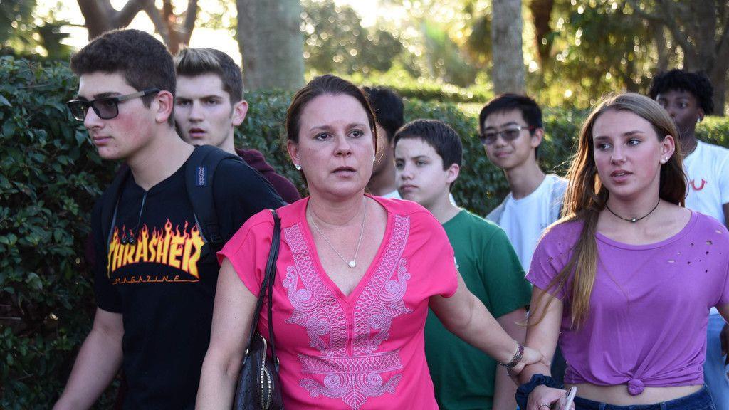 Trauer nach tödlicher Schul-Schießerei in Florida