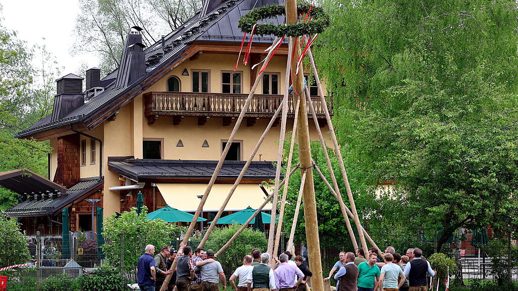 Maibaumaufstellen in St. Jakob am Thurn