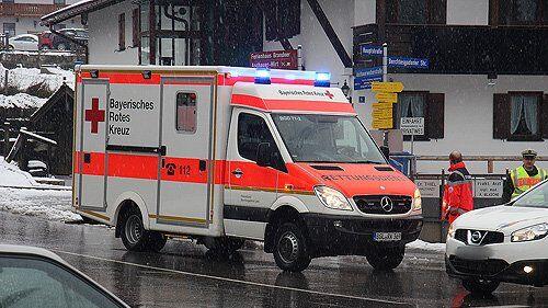 Gleich mehrere Verkehrsunfälle haben sich am Wochenende und am Montag im benachbarten Bayern ereignet.