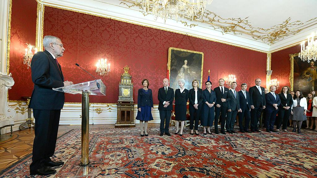 Übergangsregierung angelobt