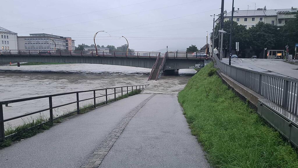 Pegel steigen nach Dauerregen: Radunterführungen in Salzburg-Stadt gesperrt