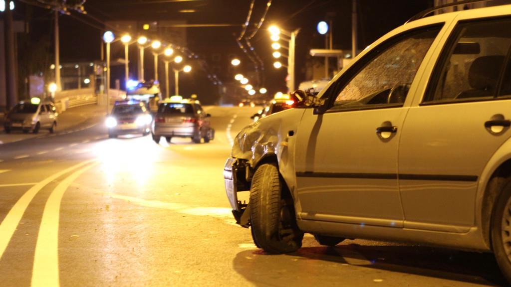 Taxi kollidiert mit Pkw