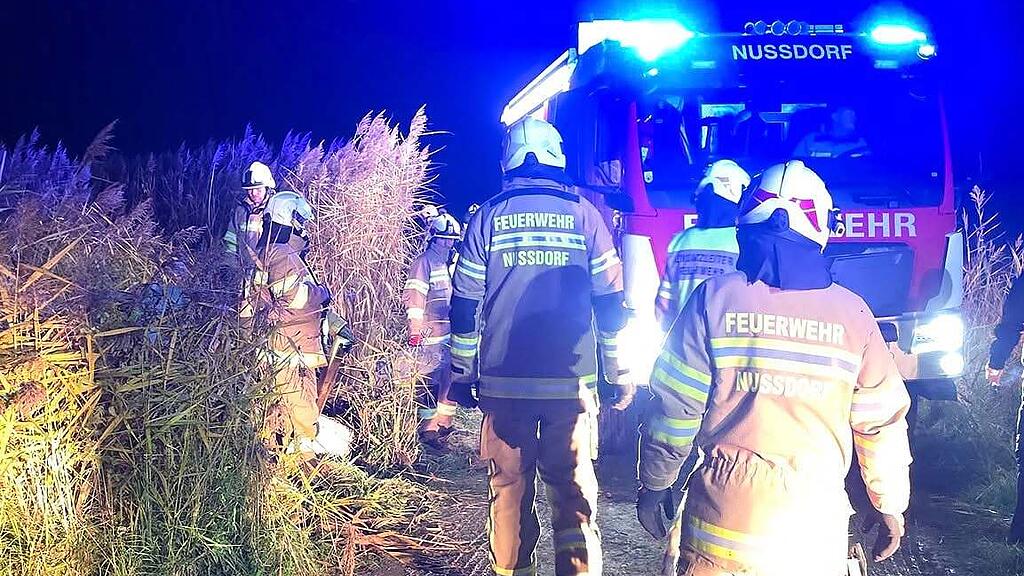 Hoflader kippt in Nußdorf um