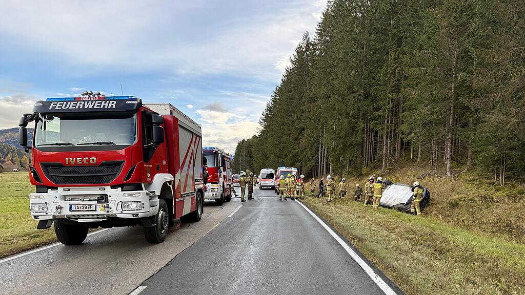 Schwerer Unfall mit E-Auto in St. Andrä im Lunagu