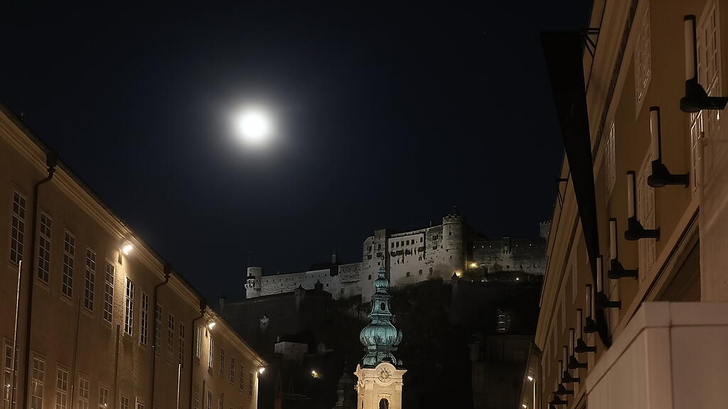 Supermond in Salzburg am 26. April 2021
