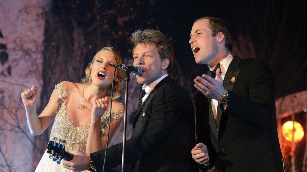 Taylor Swift, Jon Bon Jovi und Prinz William mit "Living On A Prayer"