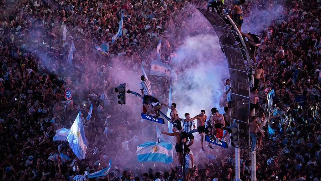 Argentinien ist Fu\u00dfball-Weltmeister: Party in Buenos Aires