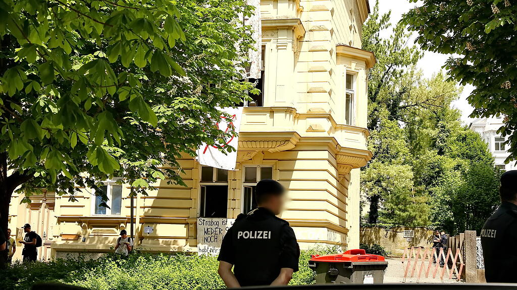 20220514-fmt_Hausbesetzung_durch_Linksextreme_in_Salzburg_KJ008.JPG