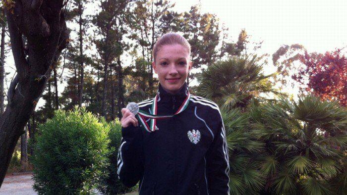 Glückliche Silber-Medaillen-Gewinnerin: Die 16-jährige Julia Reiter.