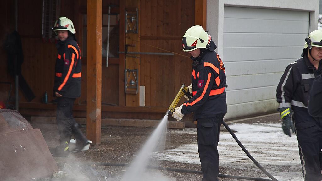 Die alarmierte Berufsfeuerwehr Salzburg konnte den Brand rasch löschen.
