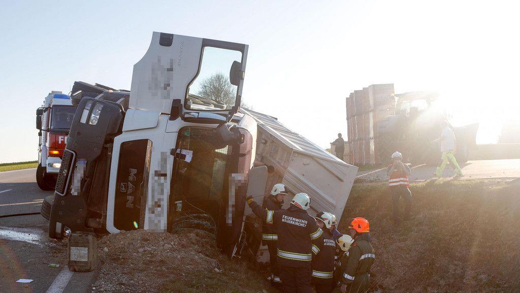 Lkw-Unfall in Moosbach bei Mauerkirchen