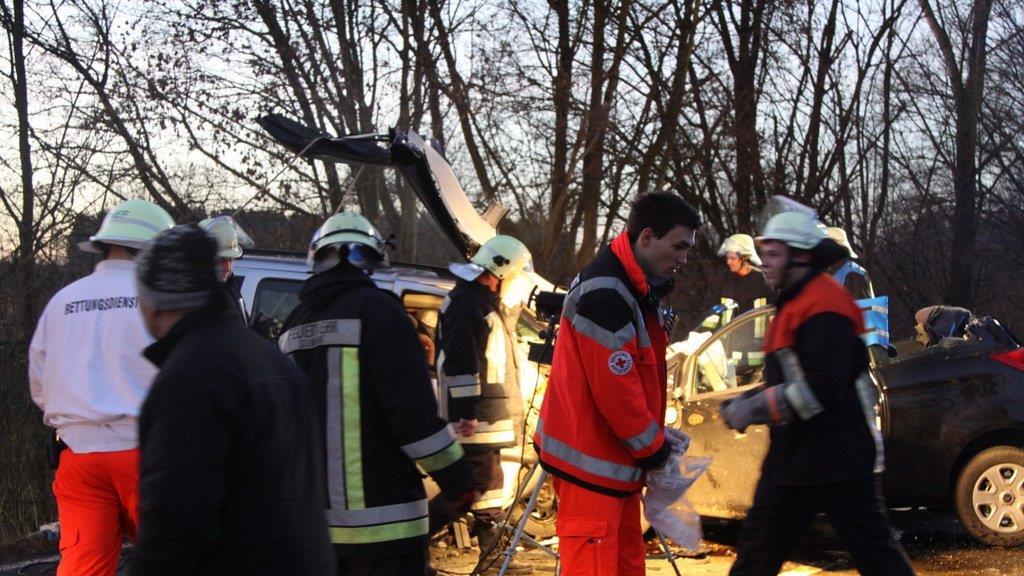 Ein Toter bei Crash auf B20, II