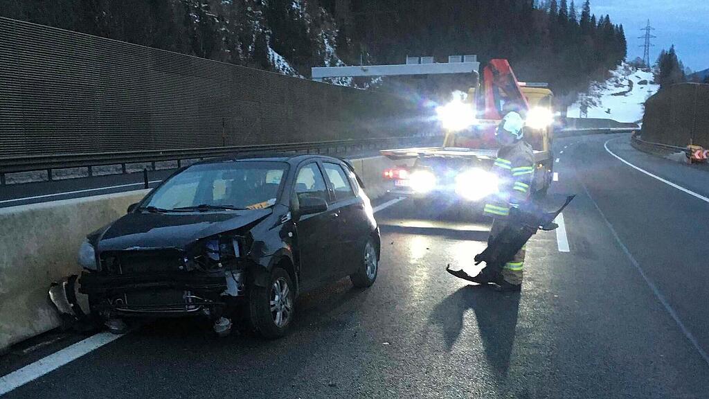 Zederhaus: Pkw-Crash auf A10 fordert Verletzten