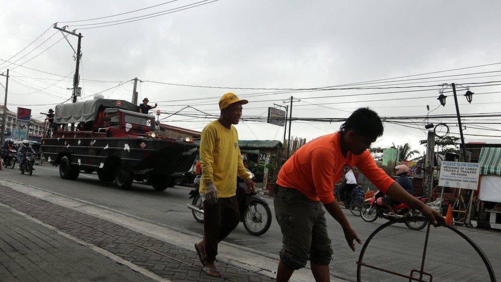 Super-Taifun Haiyan trifft Philippinen: Massenevakuierungen