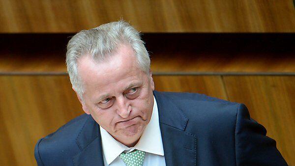 Sozialminister Hundstorfer dankte den Scheidenden