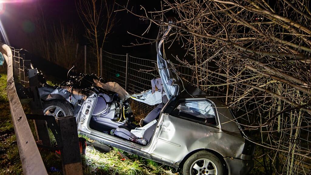 Drei Tote bei Crash nahe Anthering